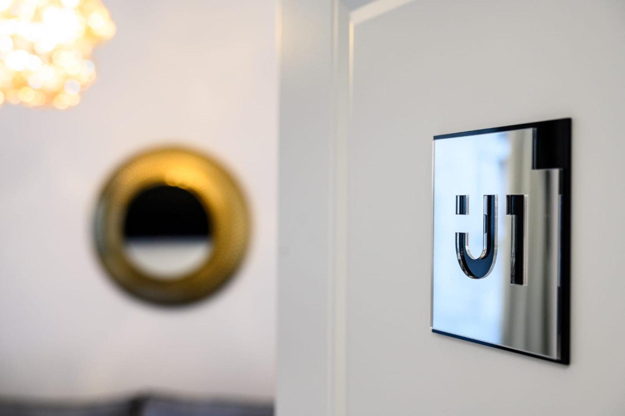 Urban Downtown Luxury Rooms And Suites Belgrado Habitación foto