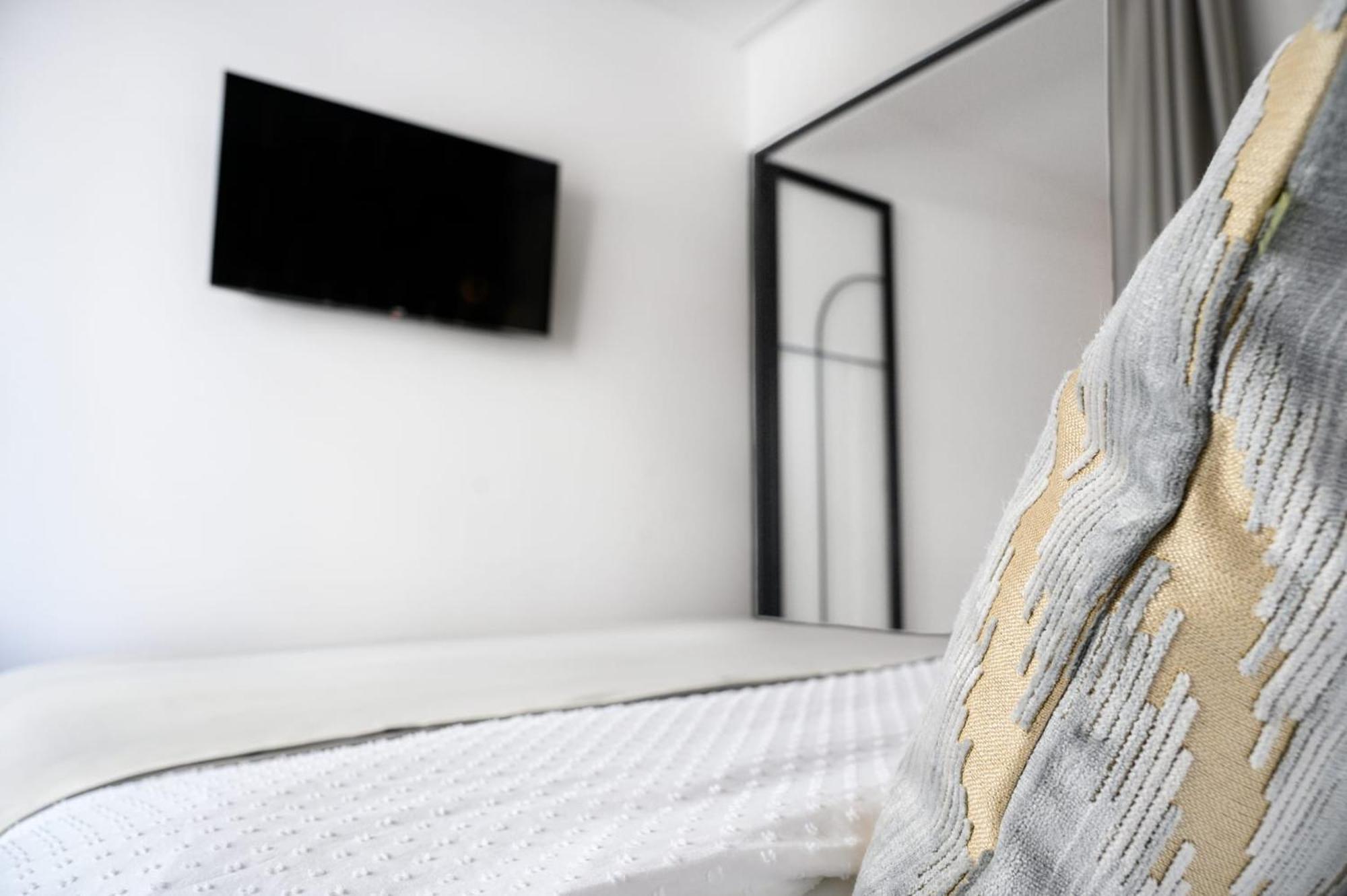 Urban Downtown Luxury Rooms And Suites Belgrado Habitación foto